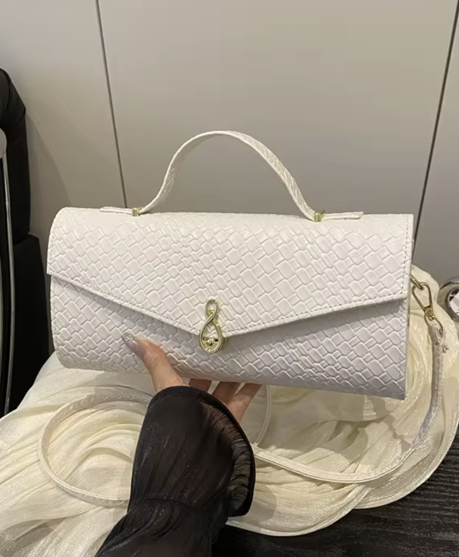 Oumy Royal Clutch